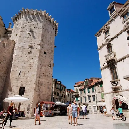 Spacious With Balcony, Close To The Znjan Apartment Split