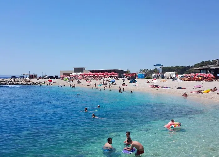 Apartment Spacious With Balcony, Close To The Znjan *