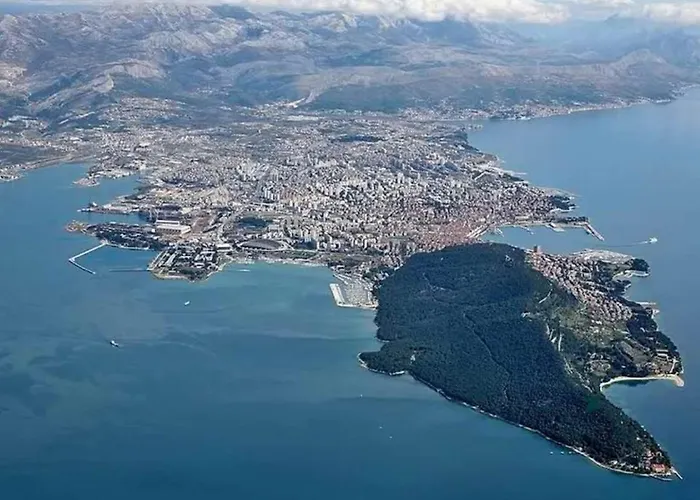 Apartment Spacious With Balcony, Close To The Znjan