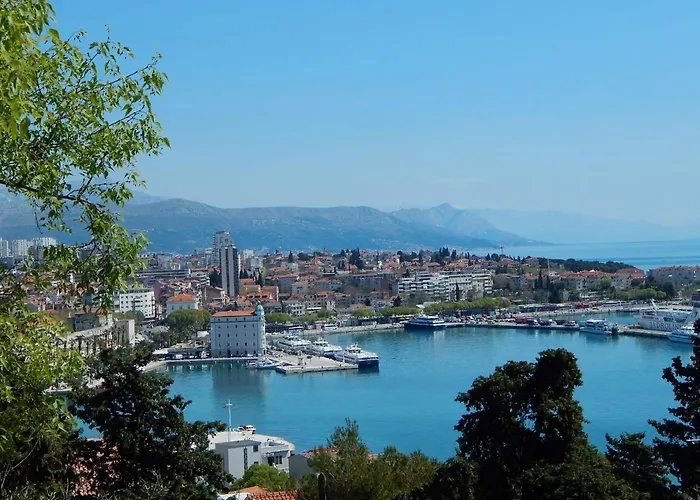 Spacious With Balcony, Close To The Znjan Apartment *