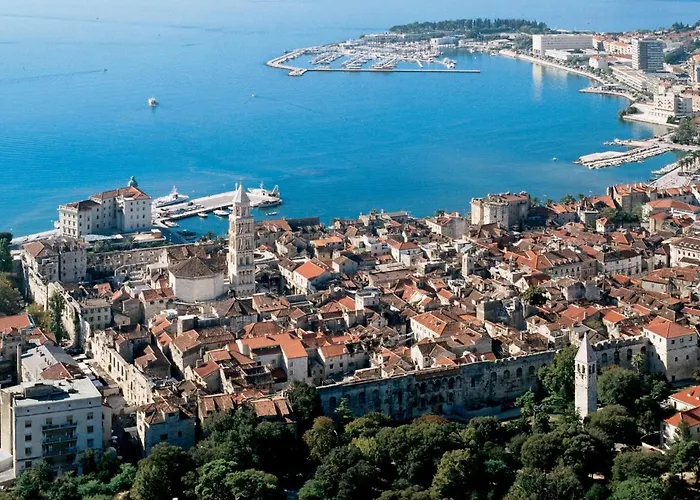 Spacious With Balcony, Close To The Znjan *