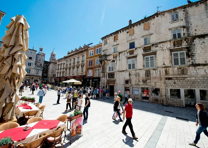 Spacious With Balcony, Close To The Znjan Apartment