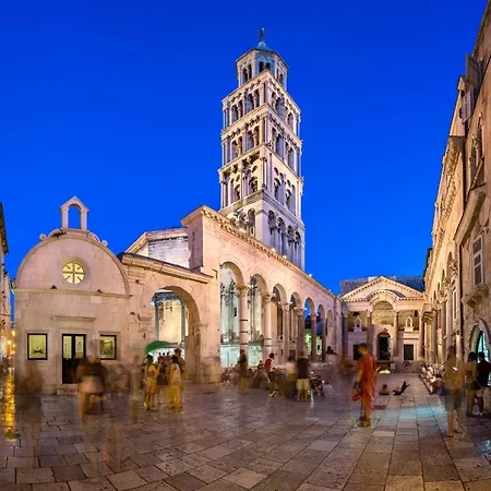 Spacious With Balcony, Close To The Znjan *