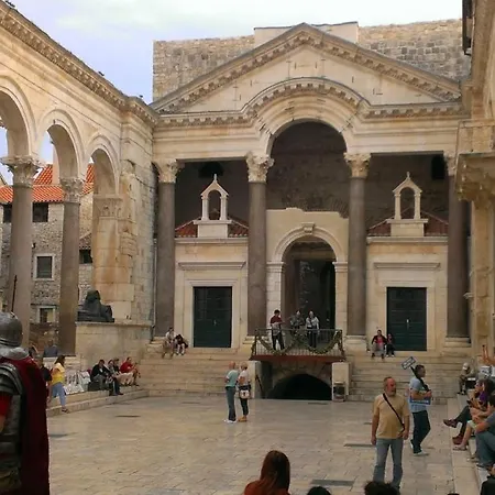 Spacious With Balcony, Close To The Znjan Lejlighed Split