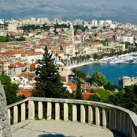 Spacious With Balcony, Close To The Znjan * Spalato