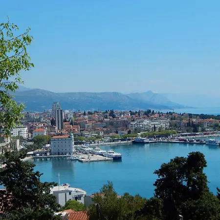 Spacious With Balcony, Close To The Znjan Appartement *