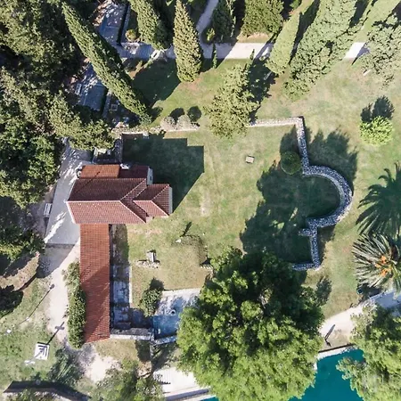 Spacious With Balcony, Close To The Znjan Appartamento *