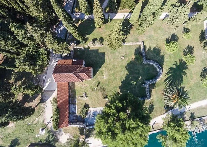 Spacious With Balcony, Close To The Znjan Appartamento *