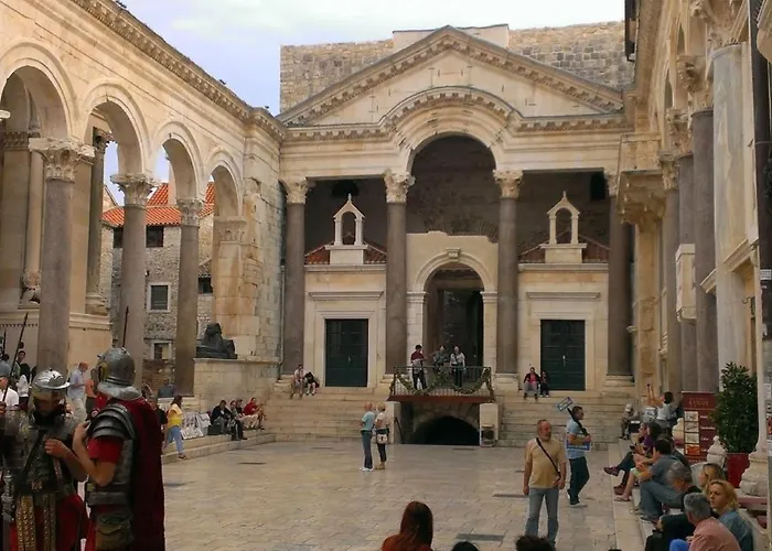 Spacious With Balcony, Close To The Znjan Appartamento Spalato